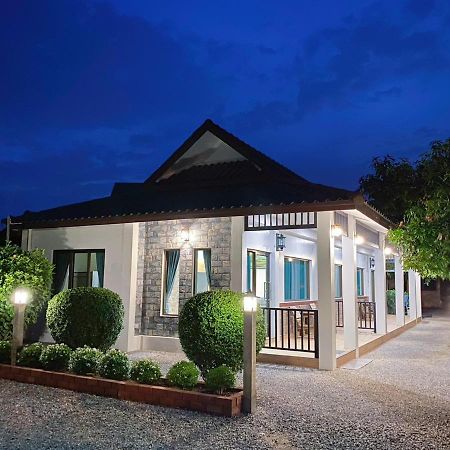 Sanaepatan Home Resort - เสน่ห์ป่าตาล โฮม รีสอร์ต Ban Buak Khang Екстер'єр фото
