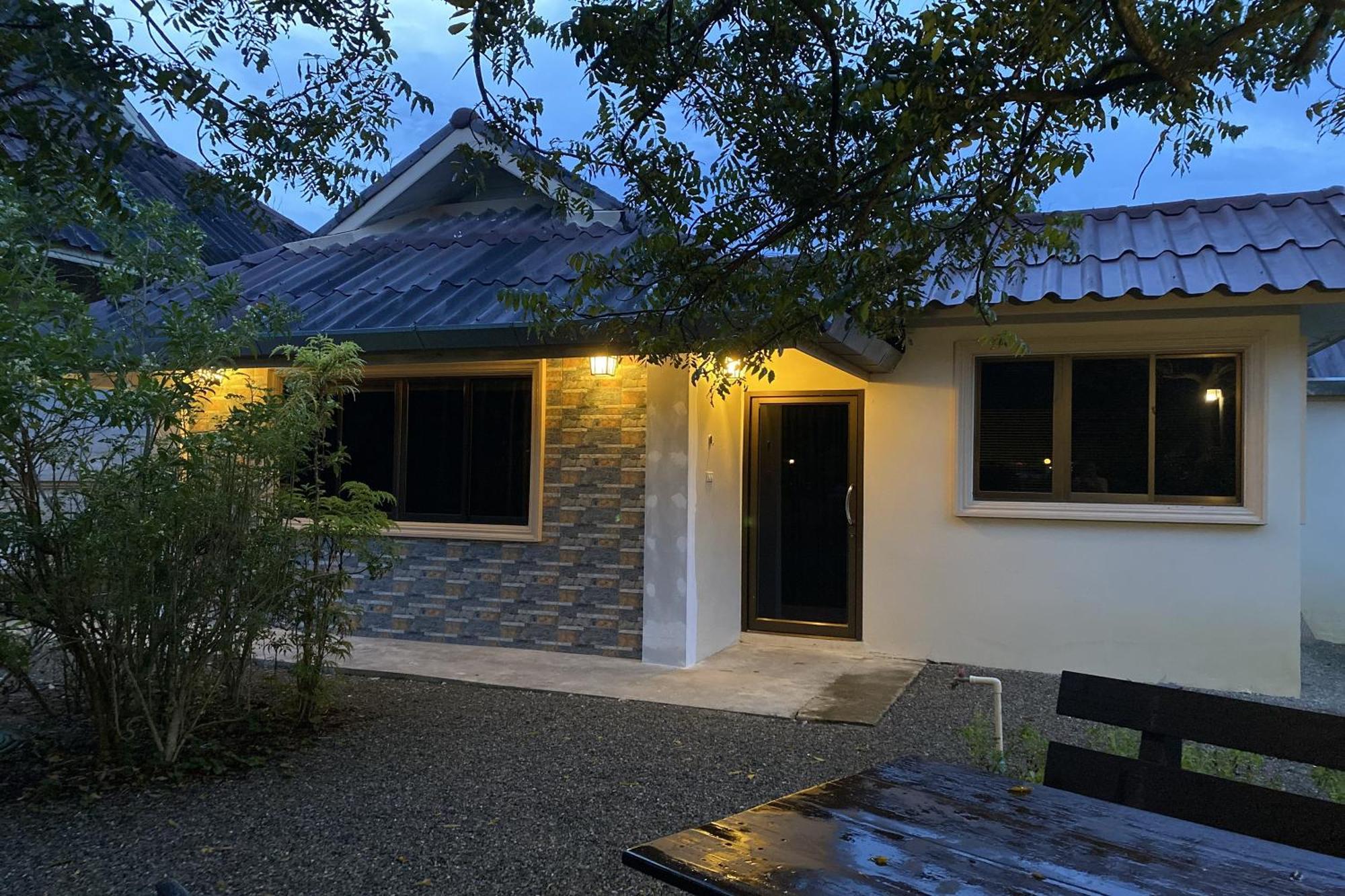 Sanaepatan Home Resort - เสน่ห์ป่าตาล โฮม รีสอร์ต Ban Buak Khang Екстер'єр фото